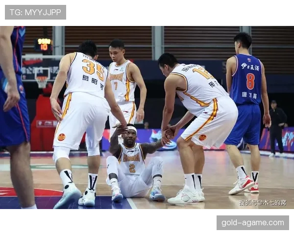 维克托·文班亚马利用挡拆拉开空间提升得分效率显著超过传统内线